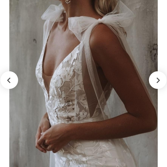 Gorgeous Boho Wedding Dress & Veil - Picture 2 of 5